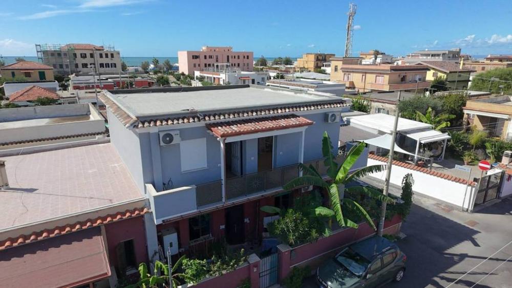 appartamento in vendita a Fiumicino in zona Isola Sacra