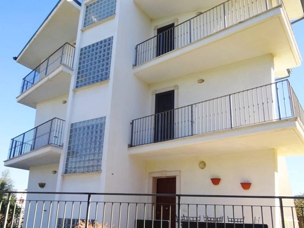 casa indipendente in vendita a Fiumicino in zona Fregene
