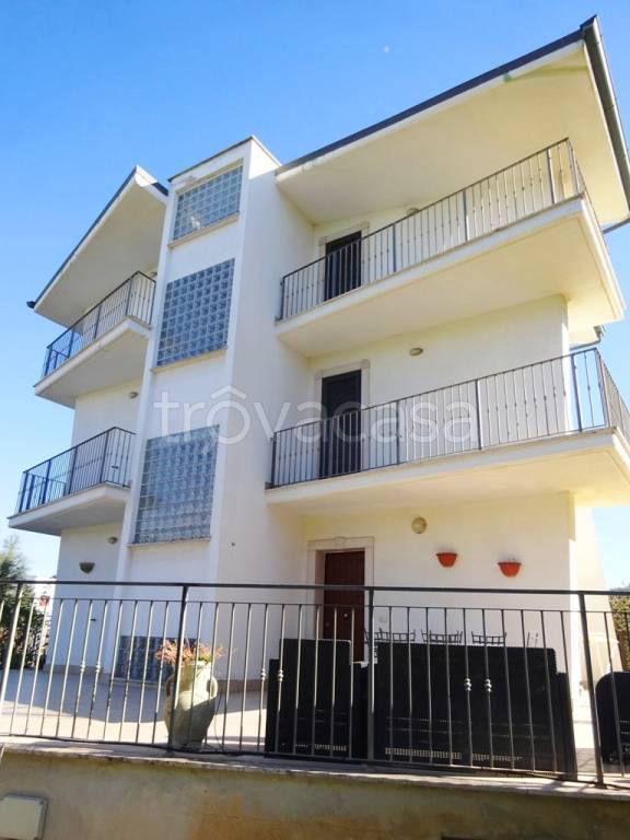 casa indipendente in vendita a Fiumicino in zona Fregene