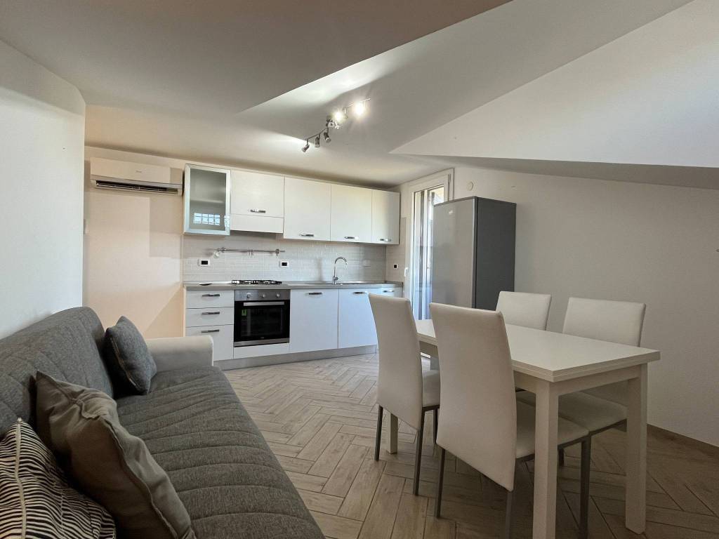 appartamento in vendita a Fiumicino in zona Isola Sacra