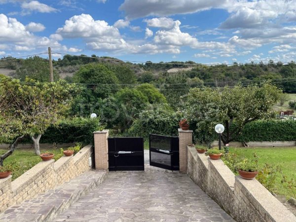 casa indipendente in vendita a Fiumicino in zona Aranova