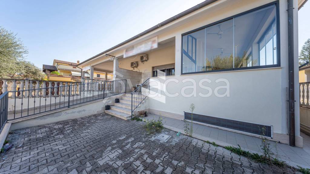 appartamento in vendita a Fiumicino in zona Passo Oscuro