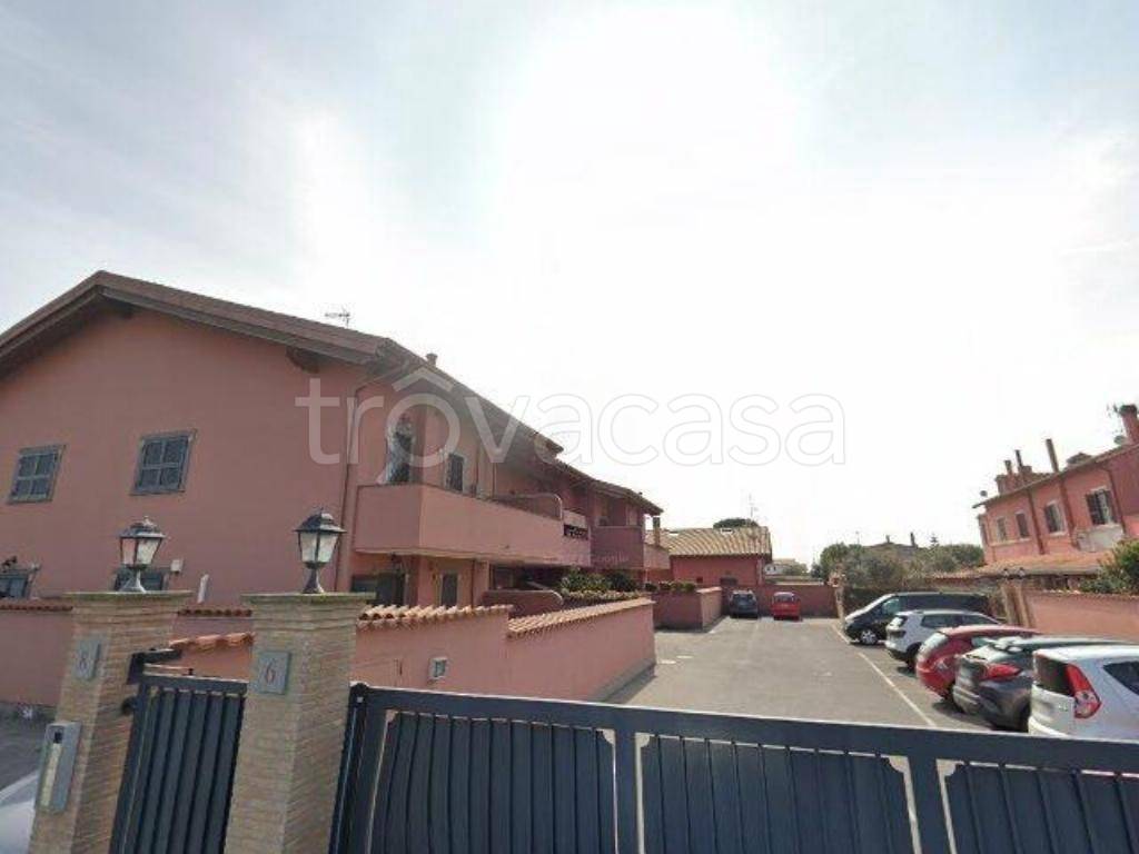 appartamento in vendita a Fiumicino in zona Isola Sacra