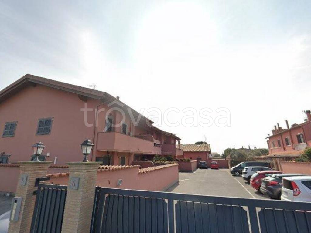 appartamento in vendita a Fiumicino in zona Isola Sacra