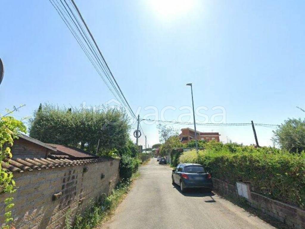 casa indipendente in vendita a Fiumicino in zona Isola Sacra