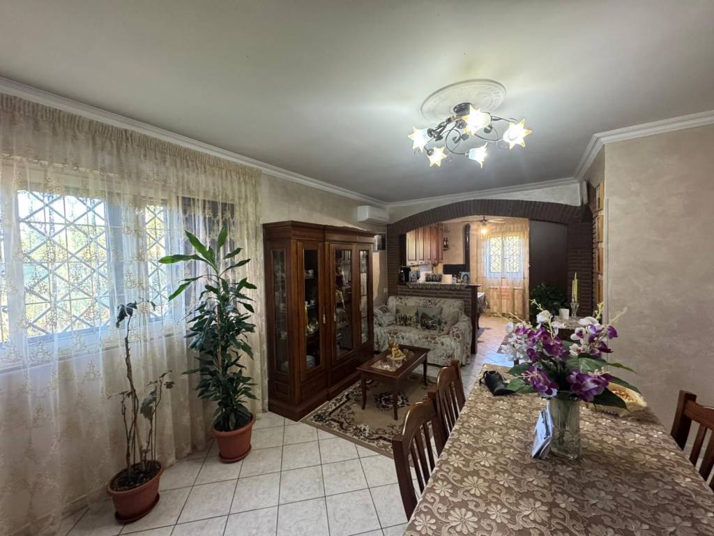 casa indipendente in vendita a Fiumicino in zona Isola Sacra