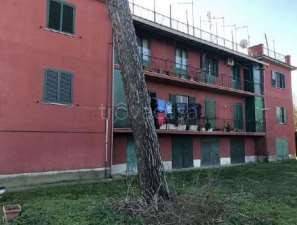 locale di sgombero in vendita a Fiumicino in zona Maccarese