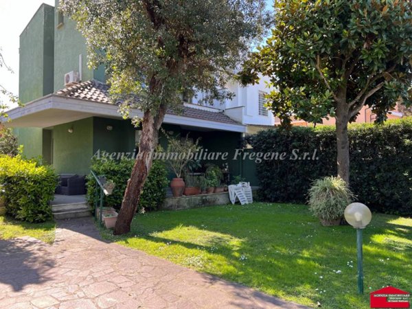 casa indipendente in vendita a Fiumicino in zona Fregene
