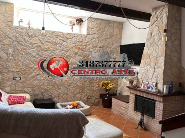 casa indipendente in vendita a Fiumicino in zona Isola Sacra