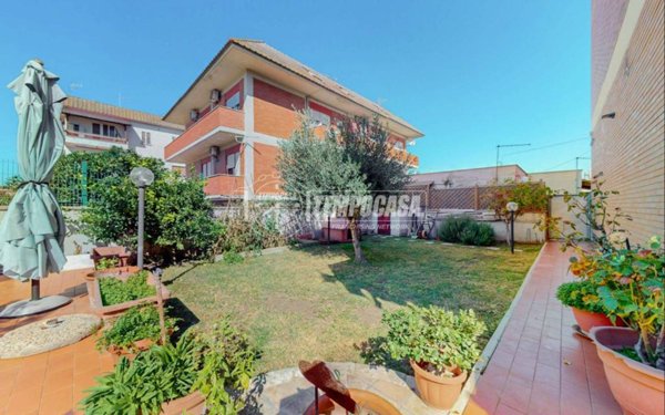 appartamento in vendita a Fiumicino in zona Passo Oscuro