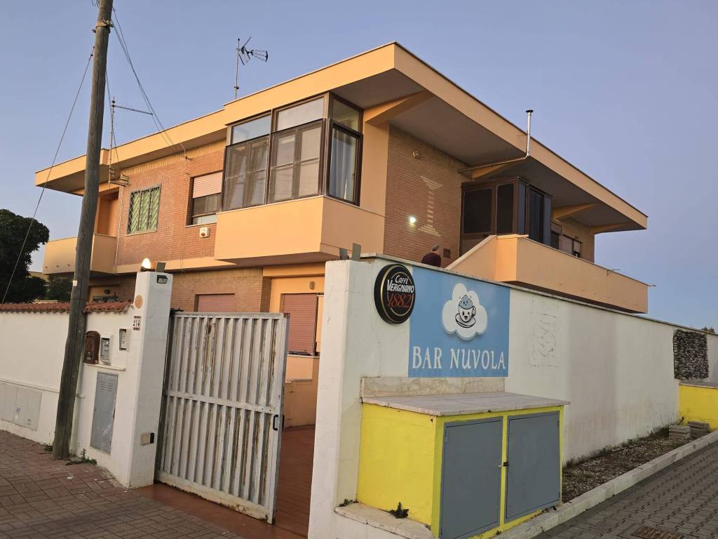 appartamento in vendita a Fiumicino in zona Focene