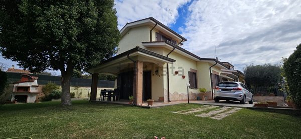 casa indipendente in vendita a Fiumicino in zona Aranova
