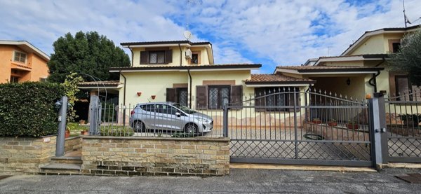 casa indipendente in vendita a Fiumicino in zona Aranova