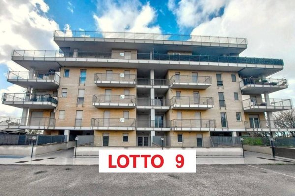 appartamento in vendita a Fiumicino in zona Torrimpietra