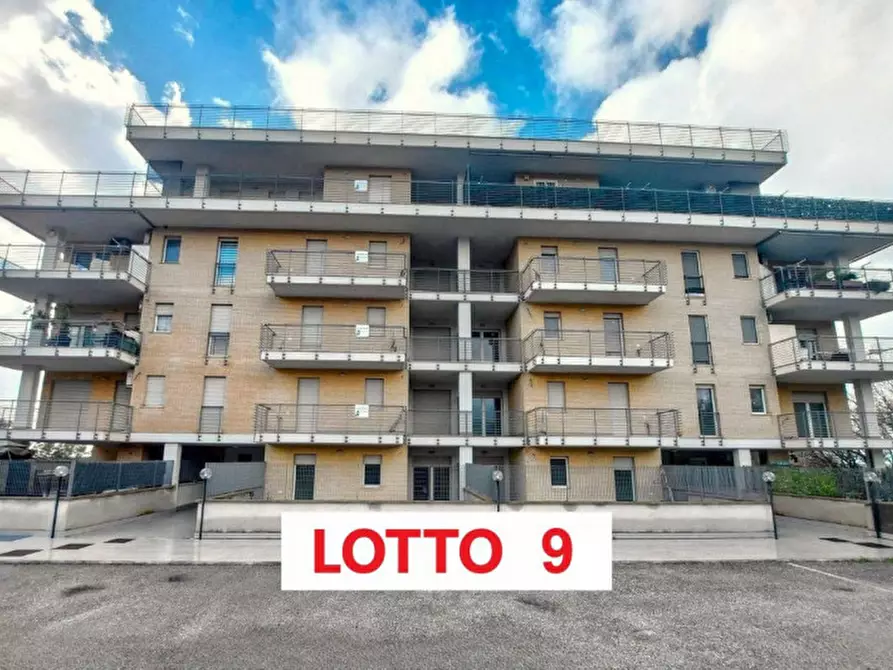 appartamento in vendita a Fiumicino in zona Torrimpietra