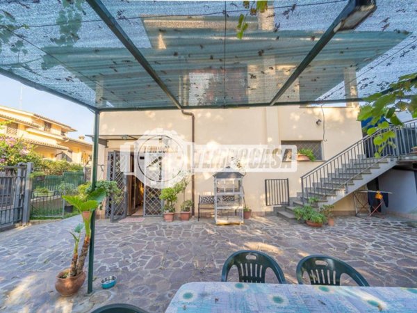 casa indipendente in vendita a Fiumicino in zona Aranova