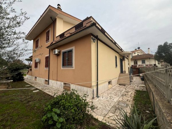 casa indipendente in vendita a Fiumicino in zona Palidoro