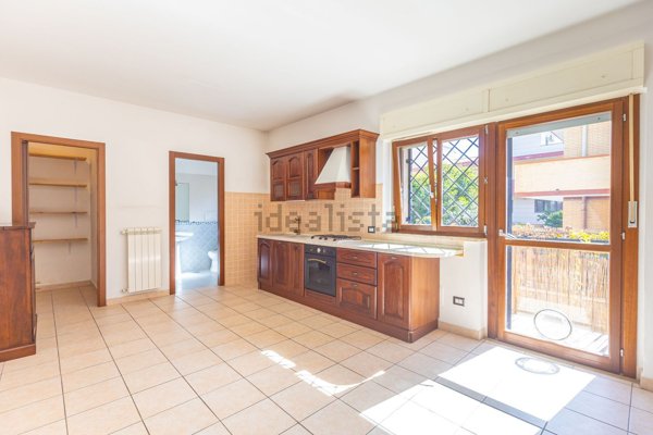 appartamento in vendita a Fiumicino in zona Isola Sacra
