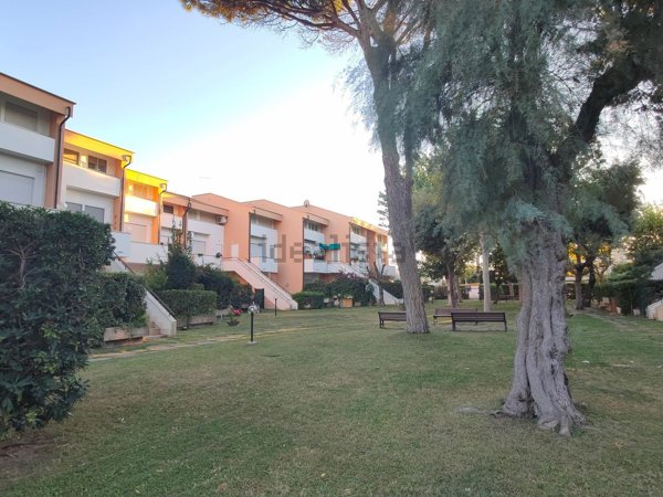 appartamento in vendita a Fiumicino in zona Fregene