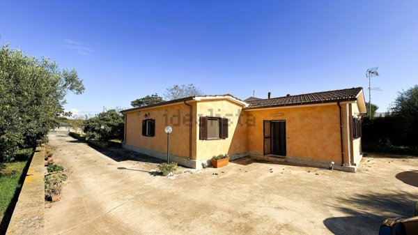 casa indipendente in vendita a Fiumicino