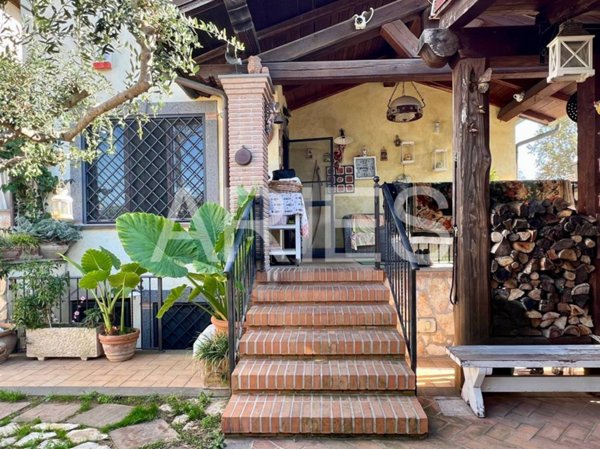 esavano in vendita a Fiumicino in zona Isola Sacra