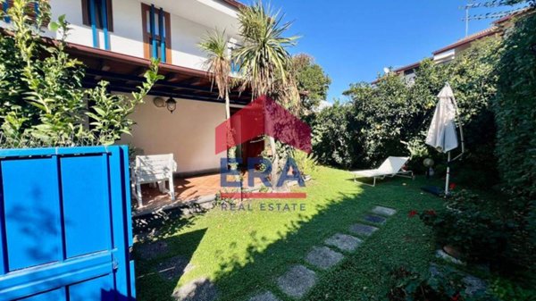 casa indipendente in vendita a Fiumicino in zona Fregene