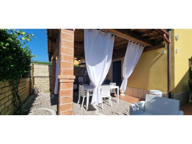 casa indipendente in vendita a Fiumicino
