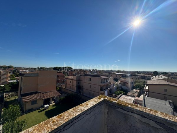 appartamento in vendita a Fiumicino in zona Isola Sacra