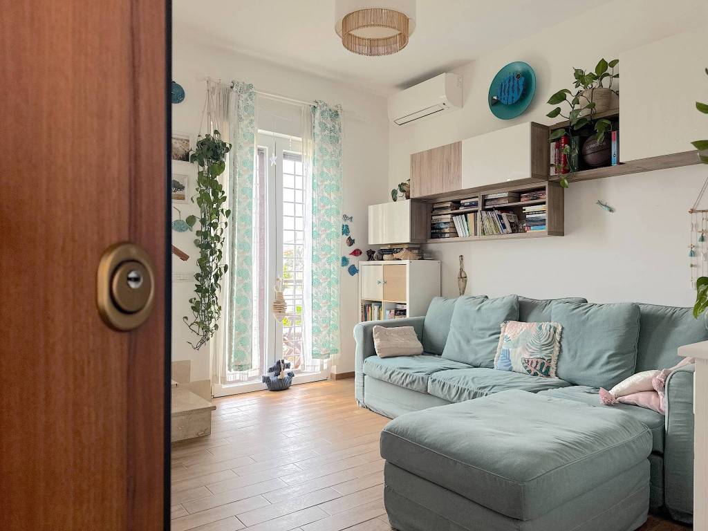 appartamento in vendita a Fiumicino in zona Isola Sacra