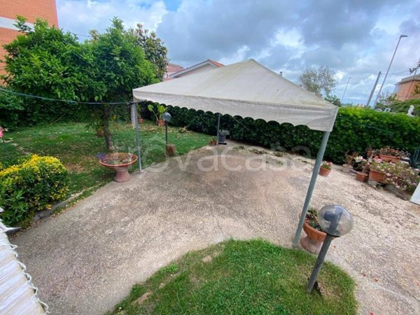casa indipendente in vendita a Fiumicino in zona Focene