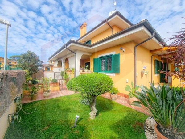 casa indipendente in vendita a Fiumicino in zona Palidoro