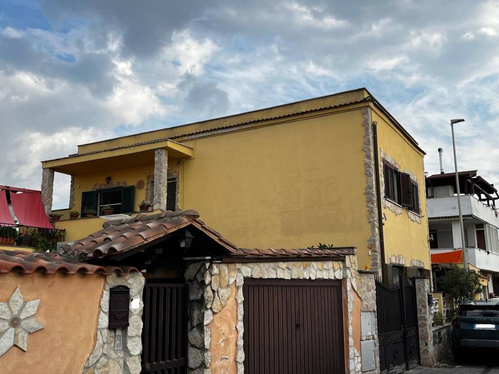 appartamento in vendita a Fiumicino in zona Isola Sacra