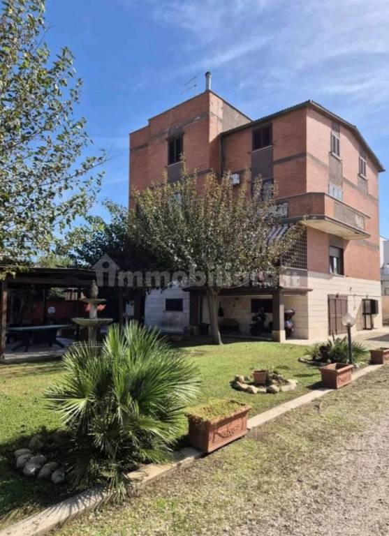 appartamento in vendita a Fiumicino in zona Focene