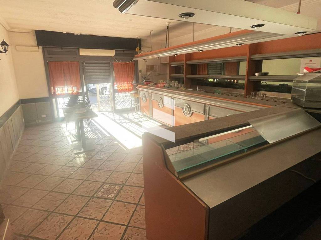 negozio in vendita a Fiumicino in zona Focene