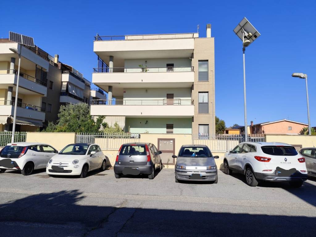 casa indipendente in vendita a Fiumicino in zona Isola Sacra