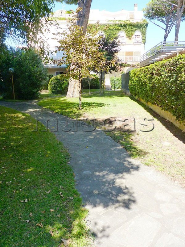 appartamento in vendita a Fiumicino in zona Fregene