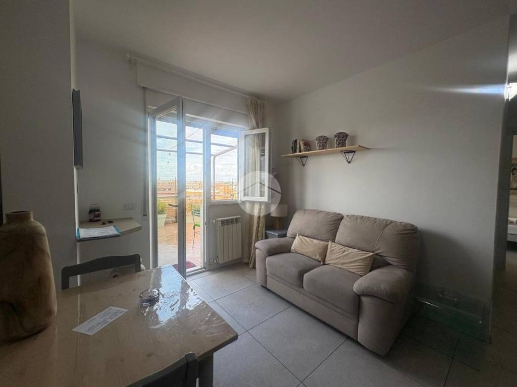 appartamento in vendita a Fiumicino in zona Isola Sacra