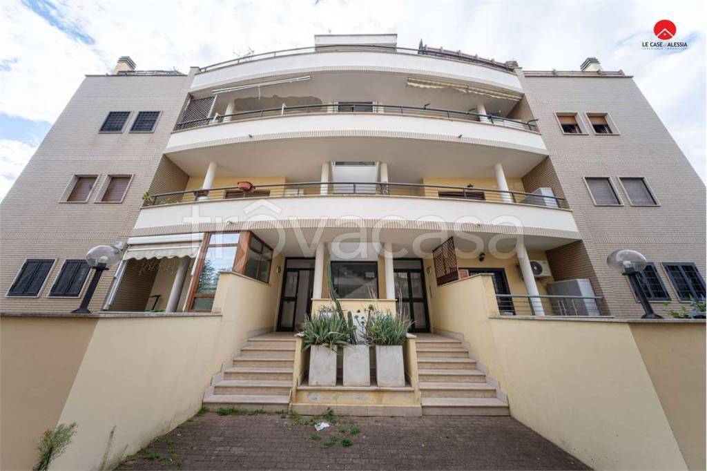 appartamento in vendita a Fiumicino in zona Isola Sacra