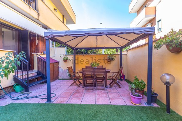 appartamento in vendita a Fiumicino in zona Isola Sacra