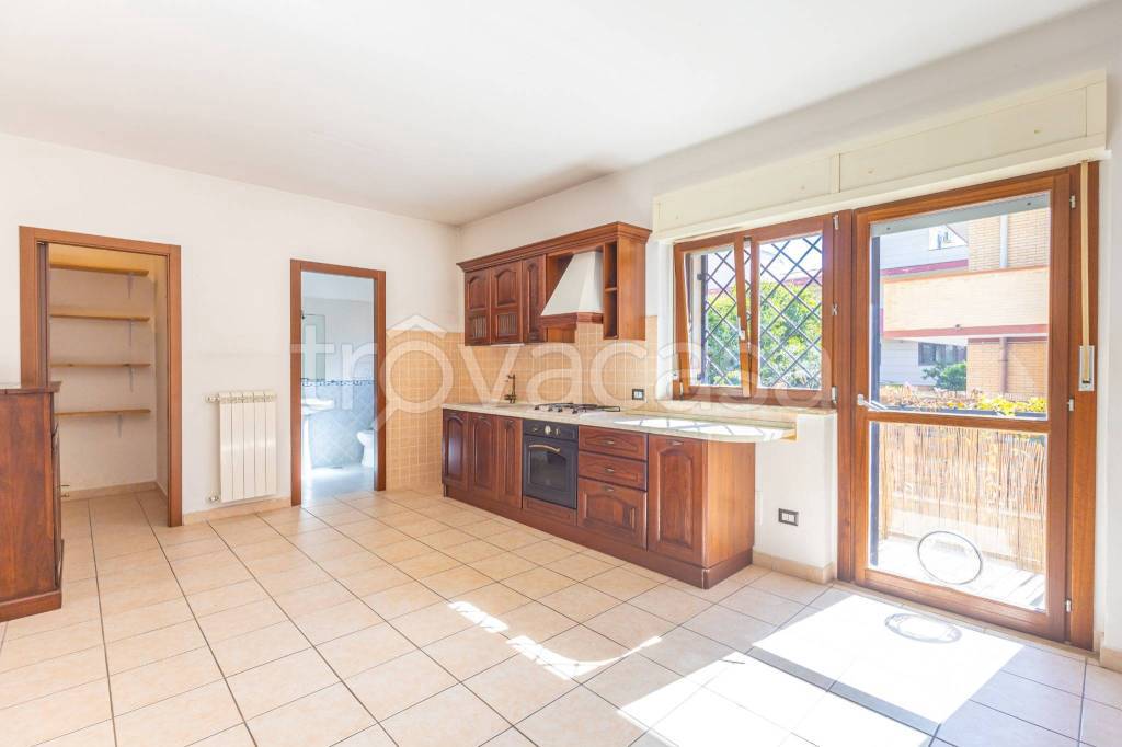 appartamento in vendita a Fiumicino in zona Isola Sacra