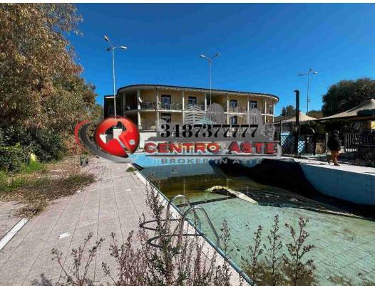 negozio in vendita a Fiumicino in zona Aranova