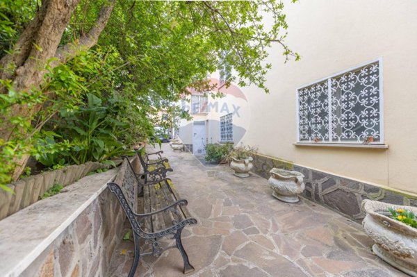 casa indipendente in vendita a Fiumicino in zona Isola Sacra