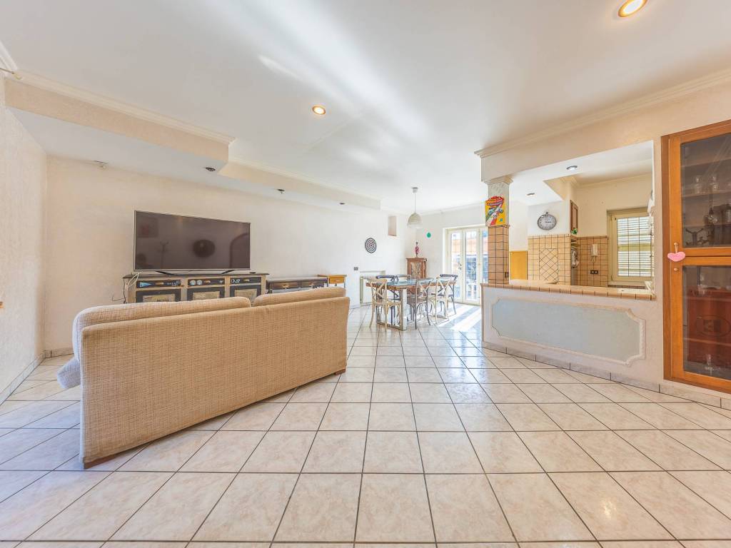 appartamento in vendita a Fiumicino in zona Isola Sacra