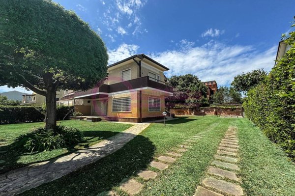 casa indipendente in vendita a Fiumicino in zona Fregene