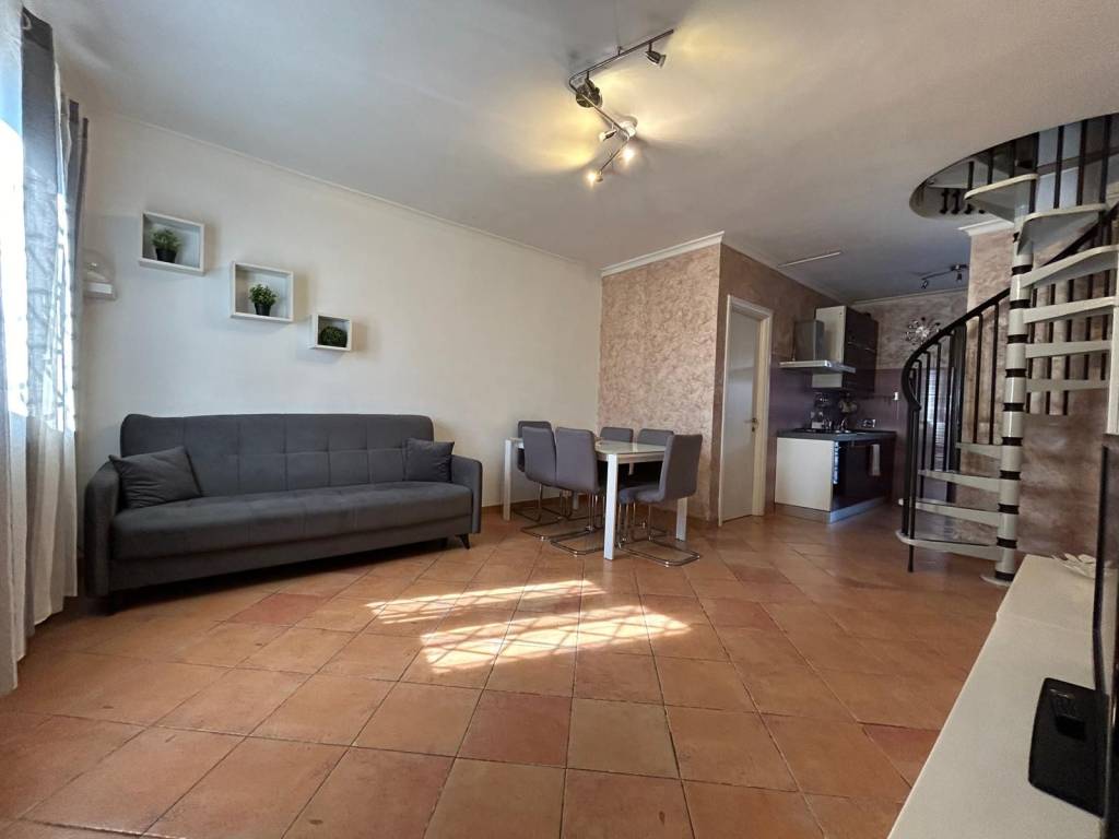 villa in vendita a Fiumicino in zona Isola Sacra