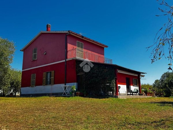 casa indipendente in vendita a Fiumicino