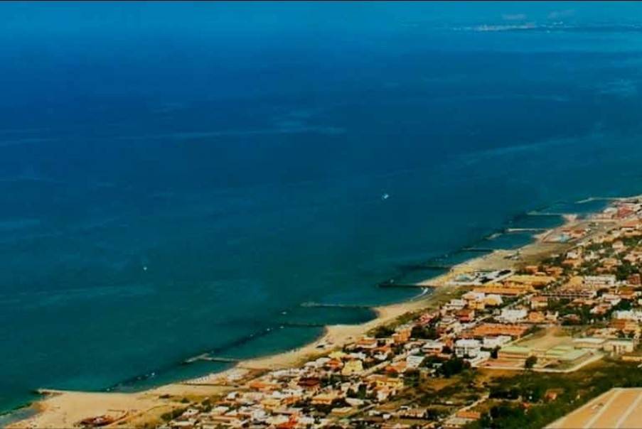 casa indipendente in vendita a Fiumicino in zona Focene