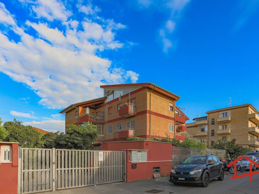 appartamento in vendita a Fiumicino in zona Isola Sacra