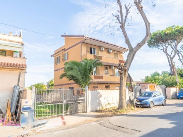 appartamento in vendita a Fiumicino in zona Isola Sacra