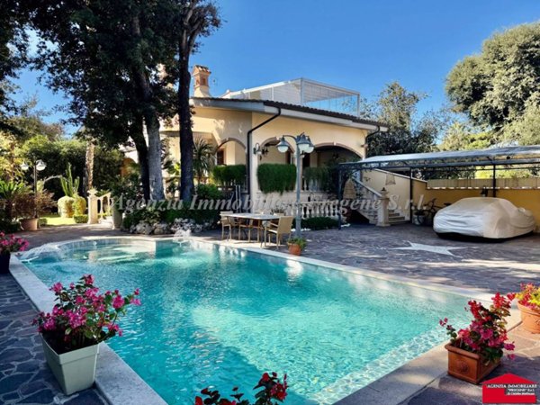 casa indipendente in vendita a Fiumicino in zona Fregene